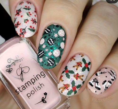 CJS-C-88 Gifts, Glides & Holly Vibes Wallpaper - Ongles Elaine Lemay 