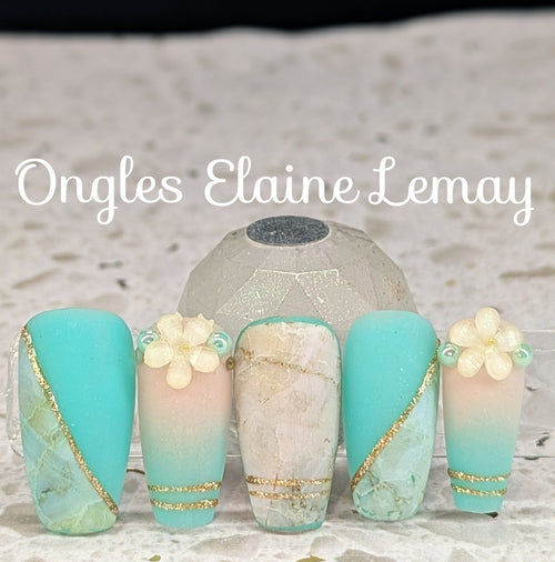 Foil marbré pâle - Ongles Elaine Lemay 