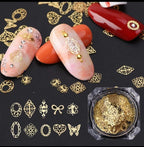 Bijoux or pièce centrale - Ongles Elaine Lemay 